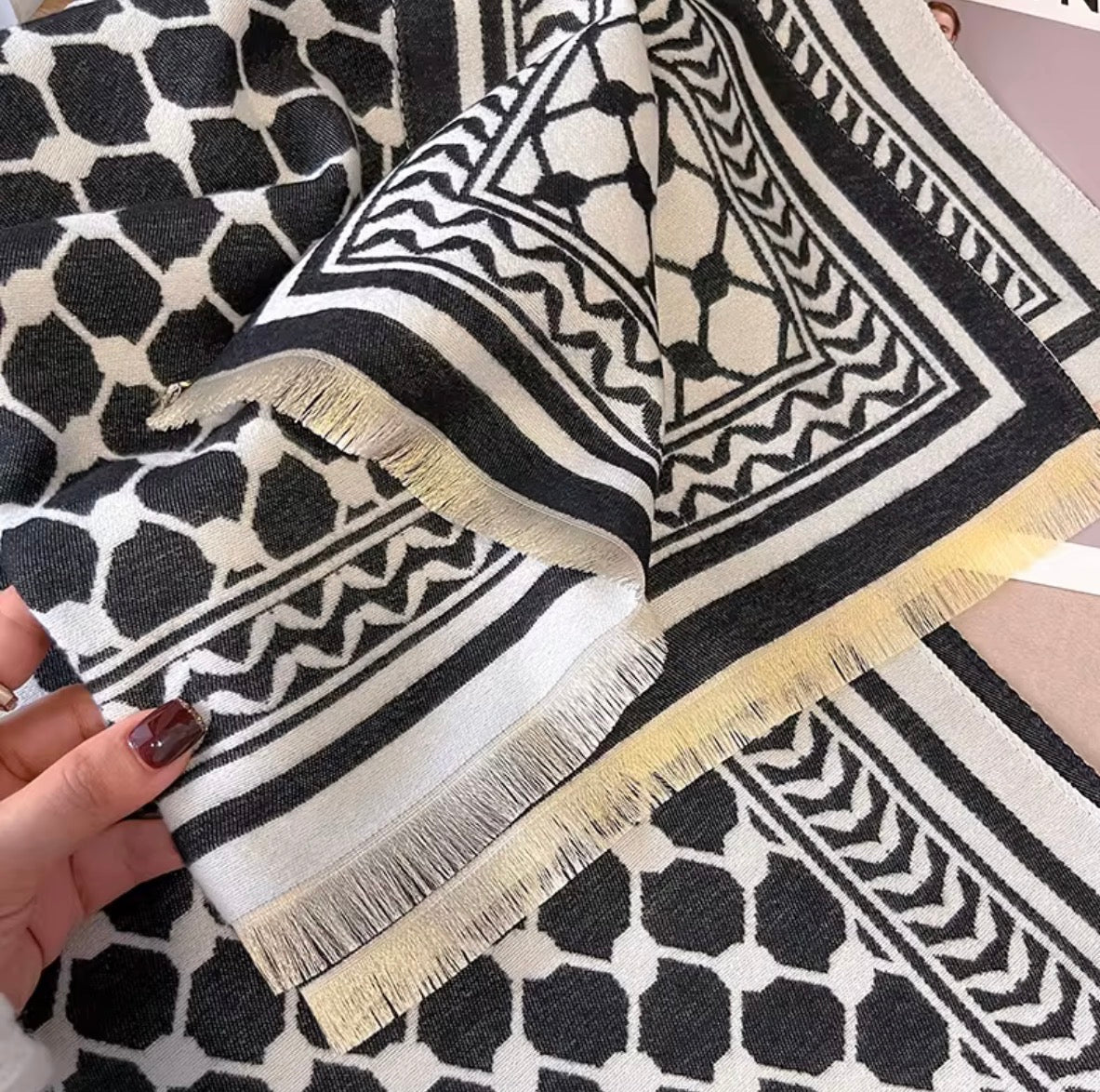 Keffiyeh shawl (double sided)